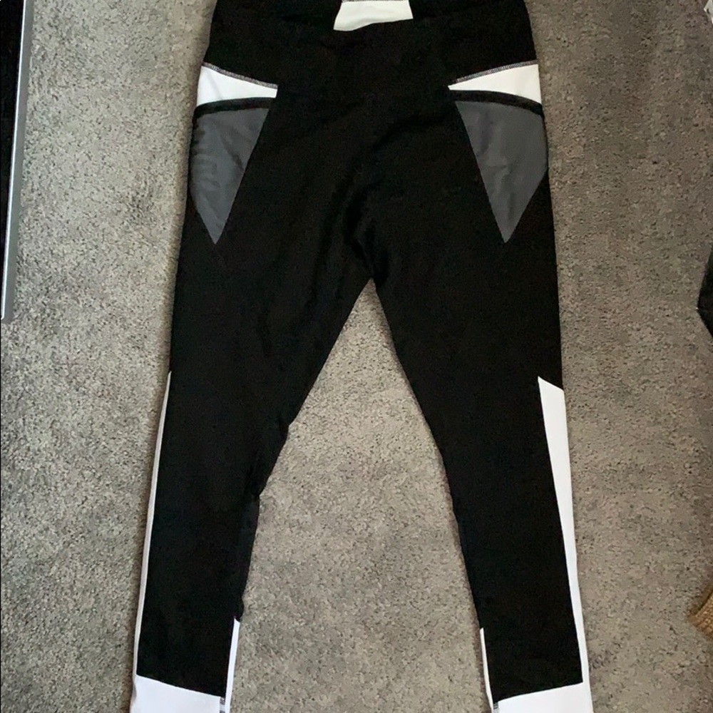 Women’s crop leggings